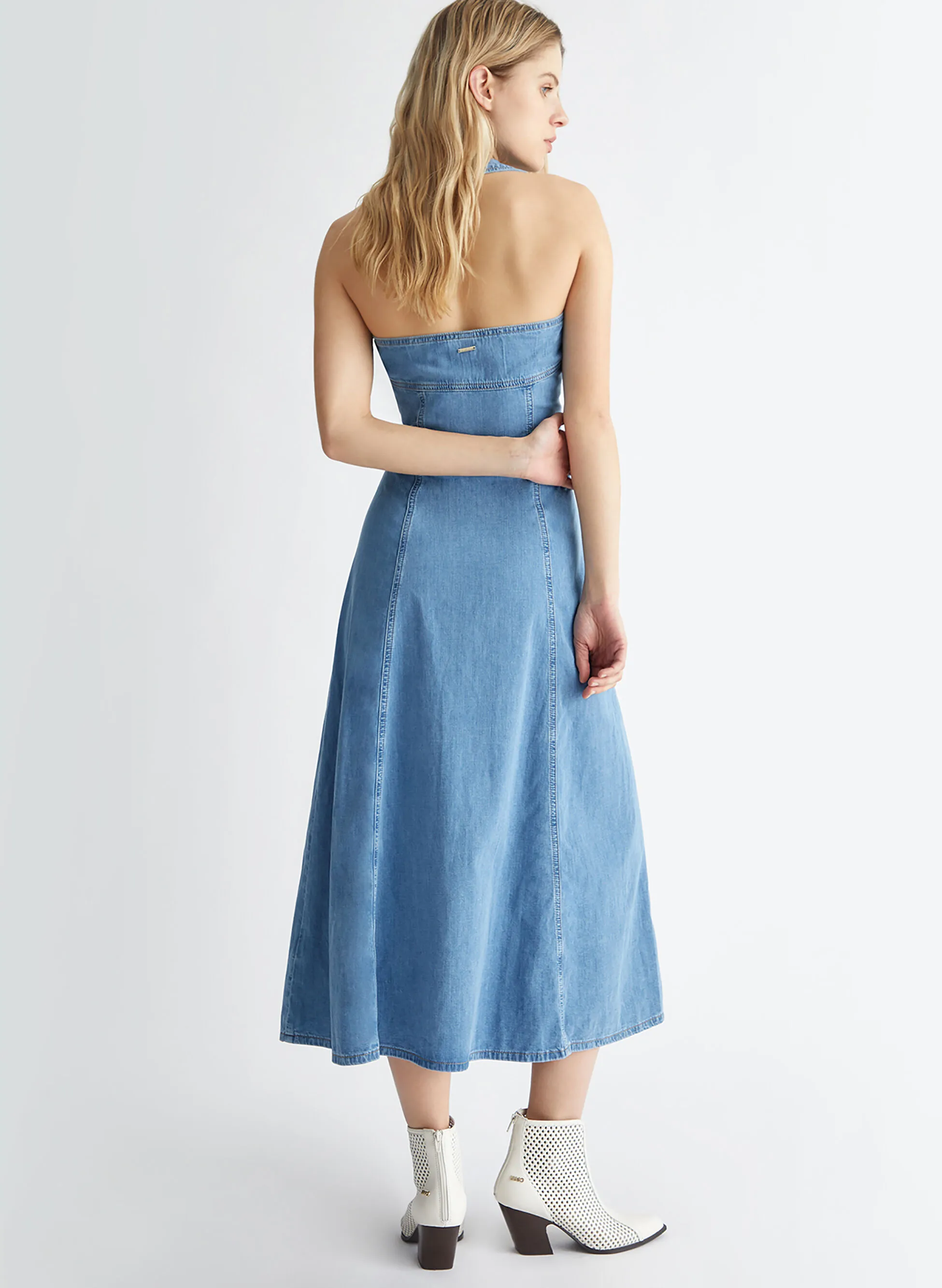 abito midi in denim con bottoni