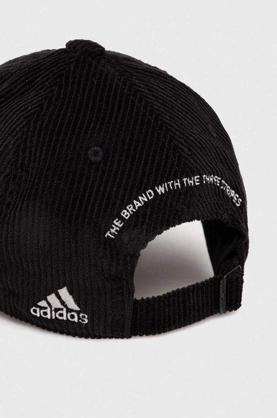adidas Performance cappello con visiera in velluto a coste