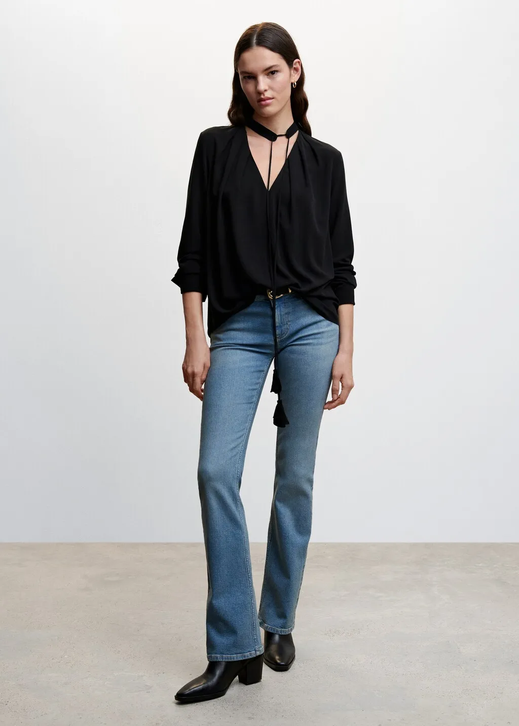 Blusa fiocco collo