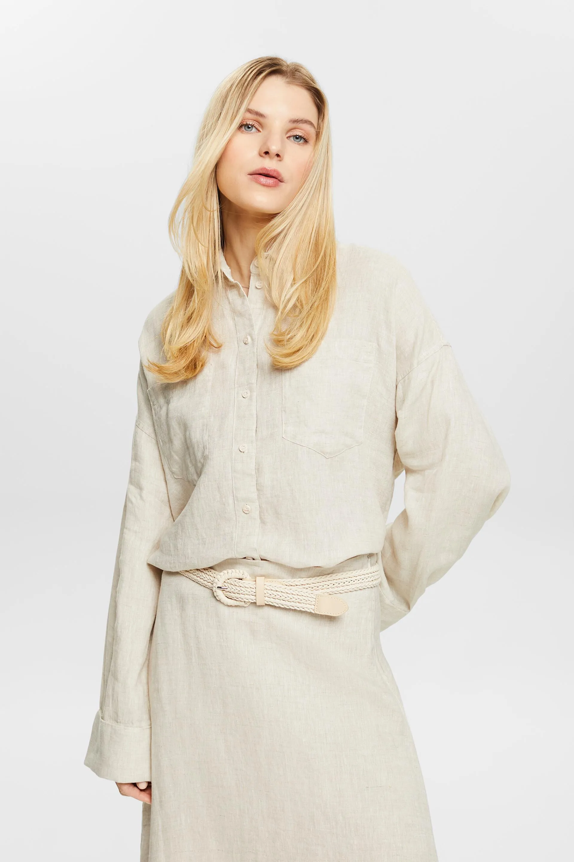 Blusa in lino a maniche lunghe