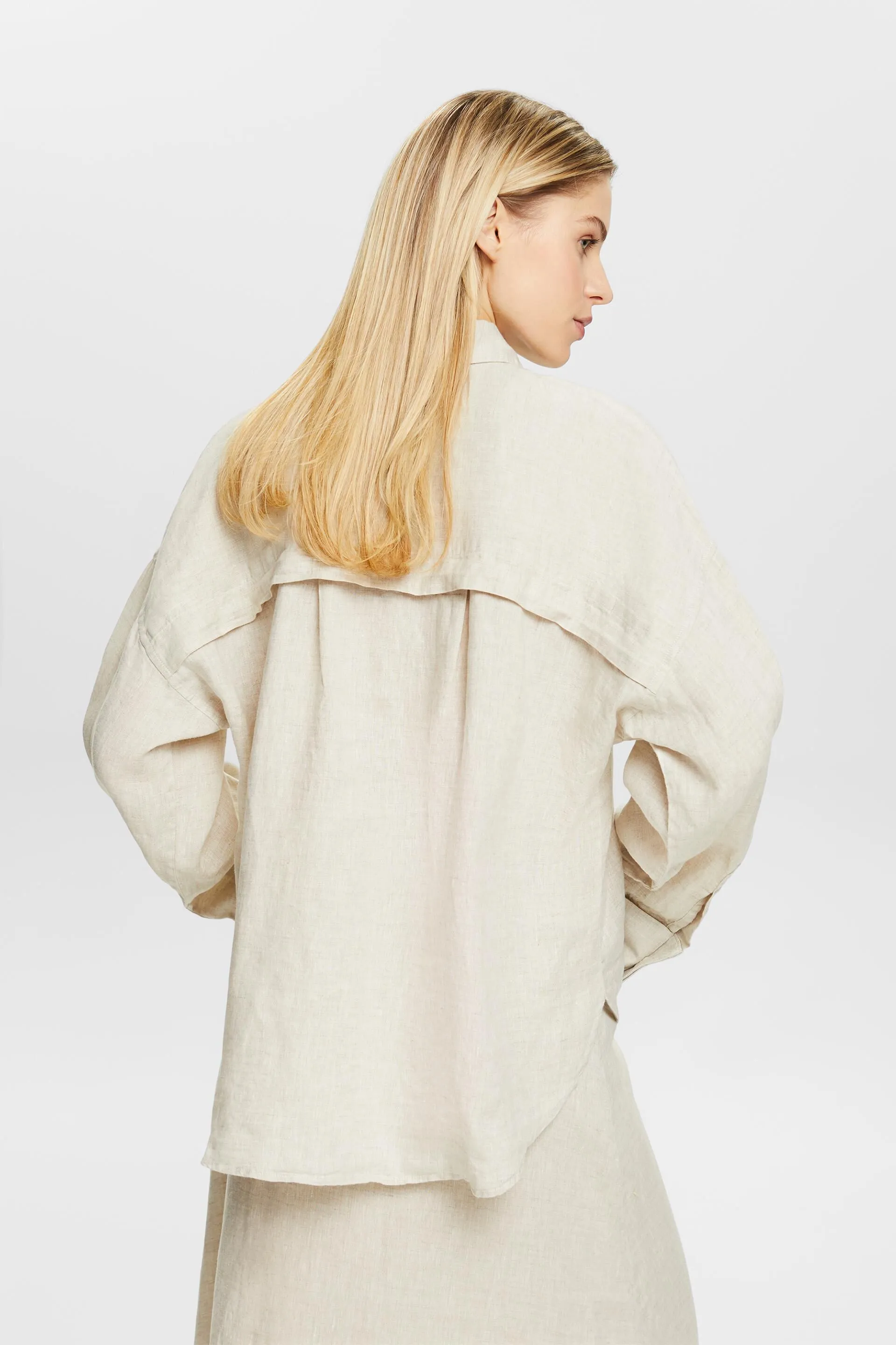 Blusa in lino a maniche lunghe