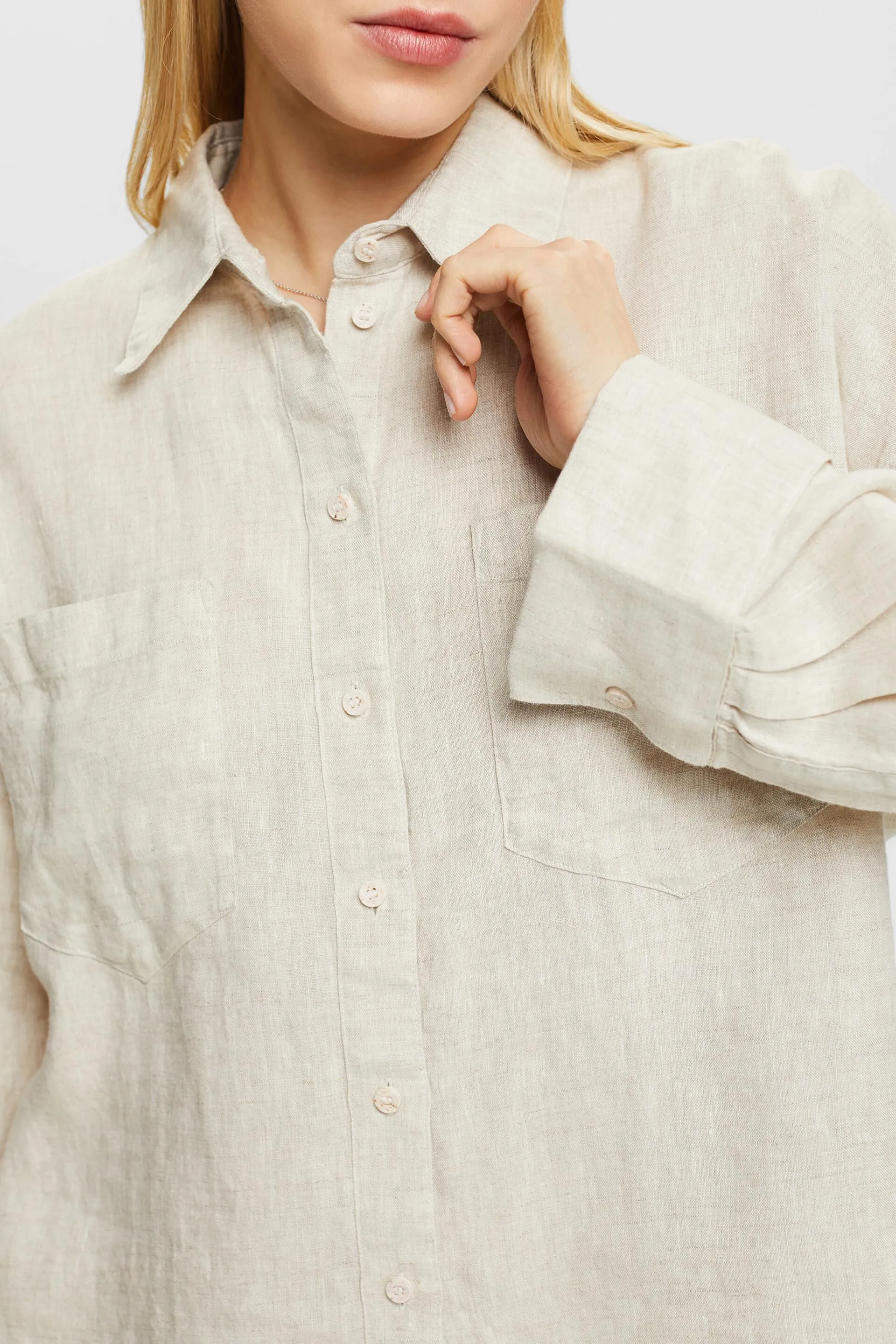 Blusa in lino a maniche lunghe
