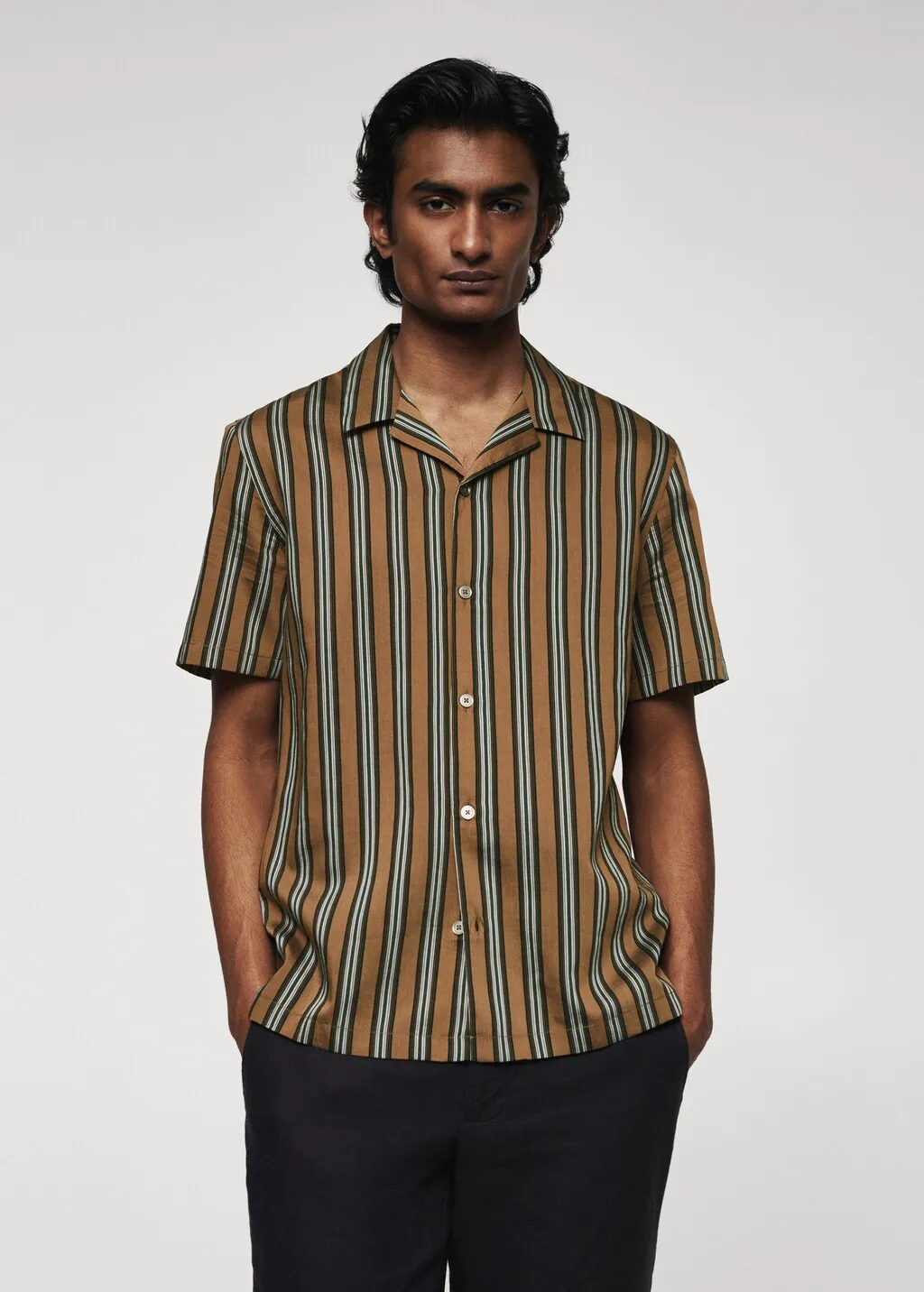 Camicia regular-fit collo bowling