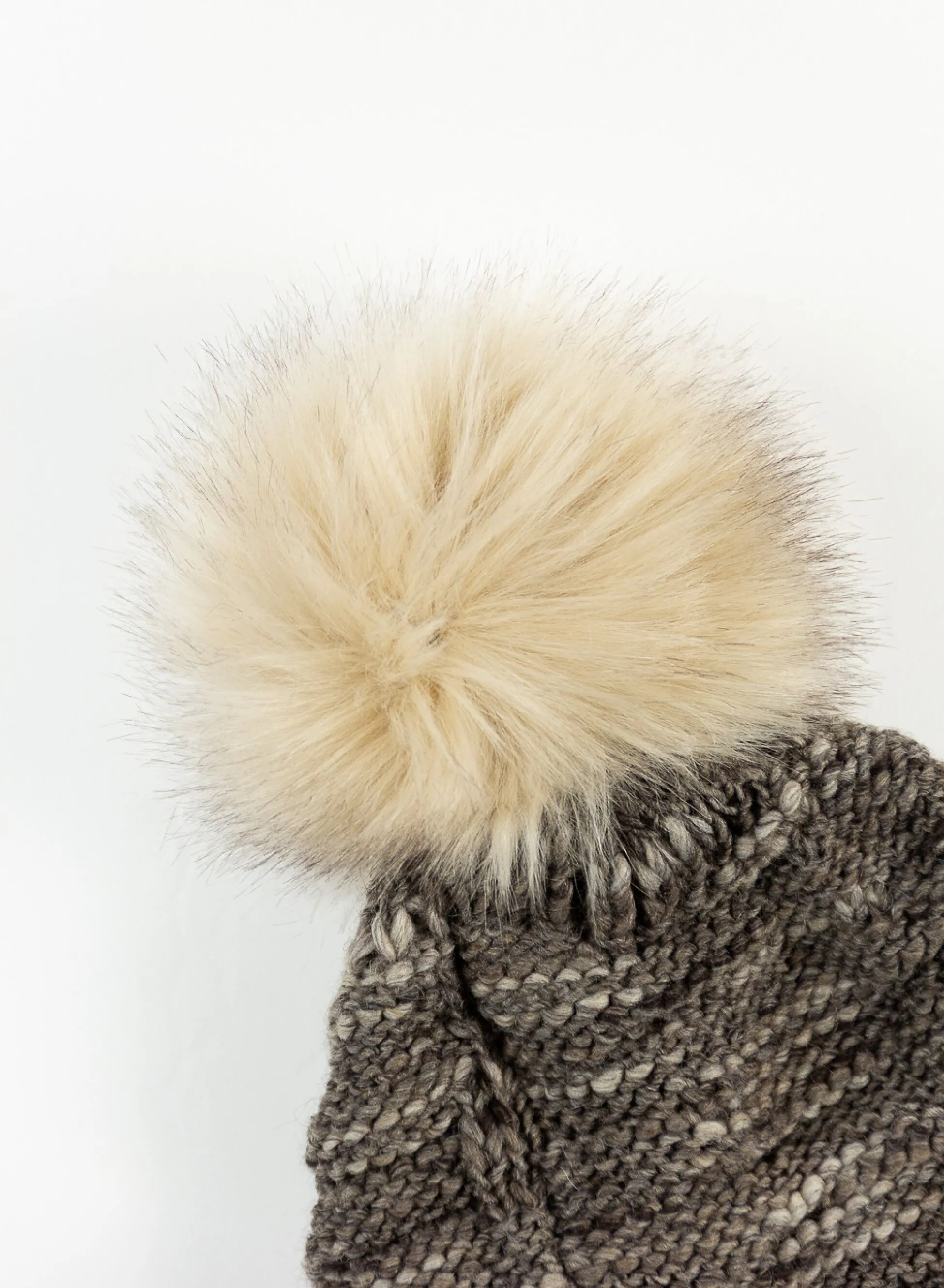 cappello long con pompon