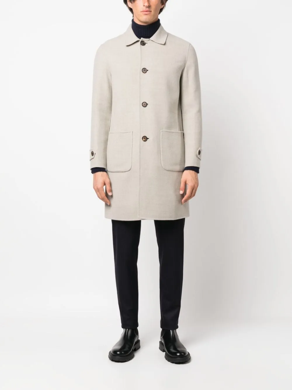 Cappotto con colletto largo in beige - uomo