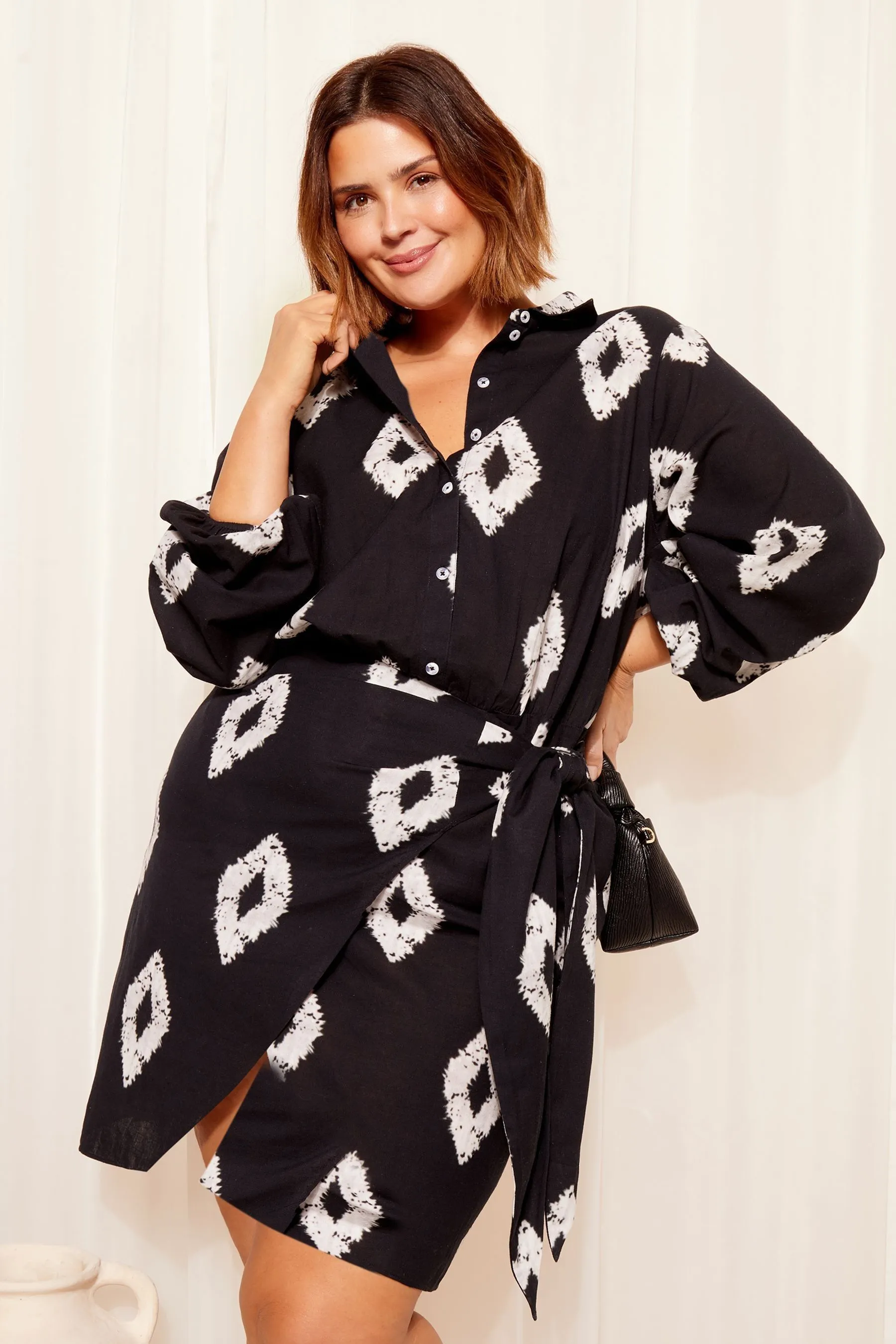 Curves Like These - Abito chemisier in misto lino e cotone con allacciatura Con bottoni laterale