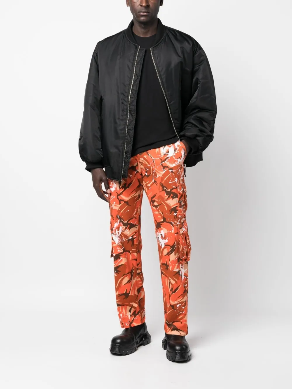 Pantaloni cargo in arancione - uomo
