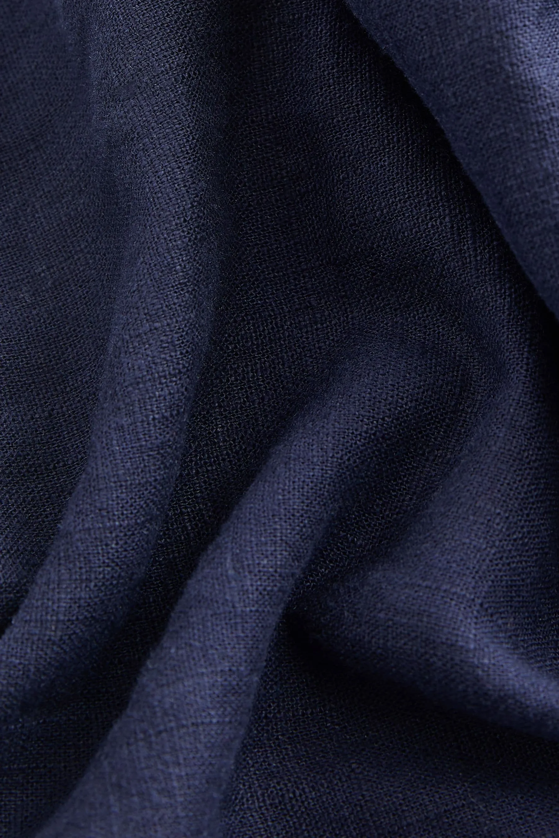 Pantaloni stretti in fondo in misto lino