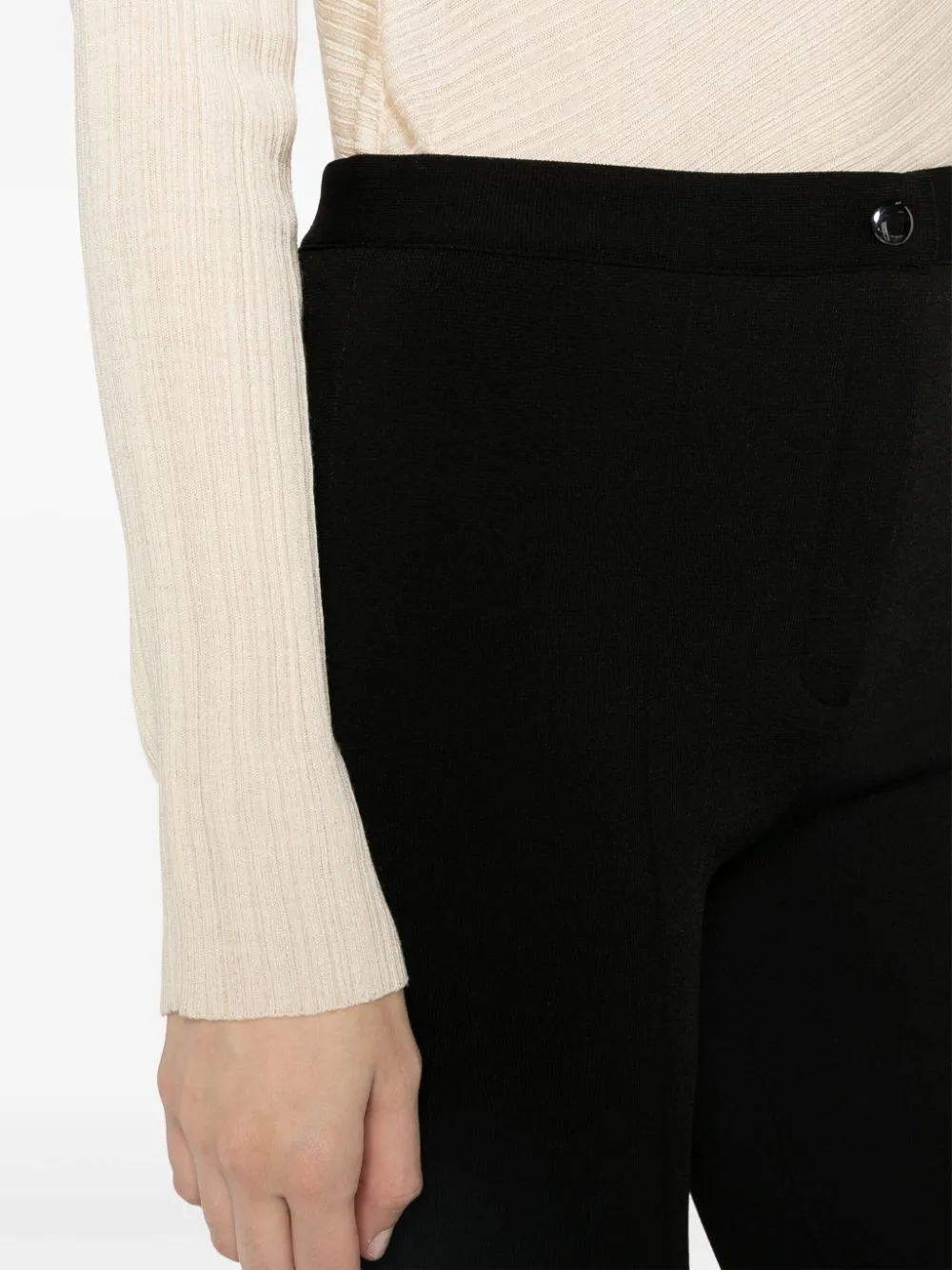 Pantaloni svasati in nero - donna