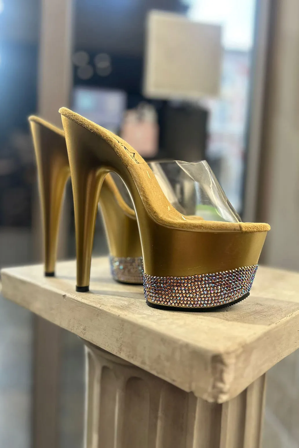 PLEASER Sabot con strass multicolor