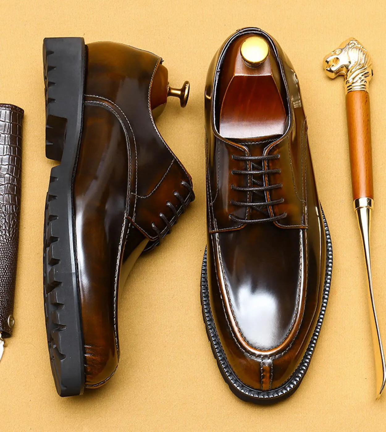 Scarpe Oxford vintage in pelle verniciata da uomo 2023 piattaforma di moda in vera pelle di lusso abito da uomo nero business so