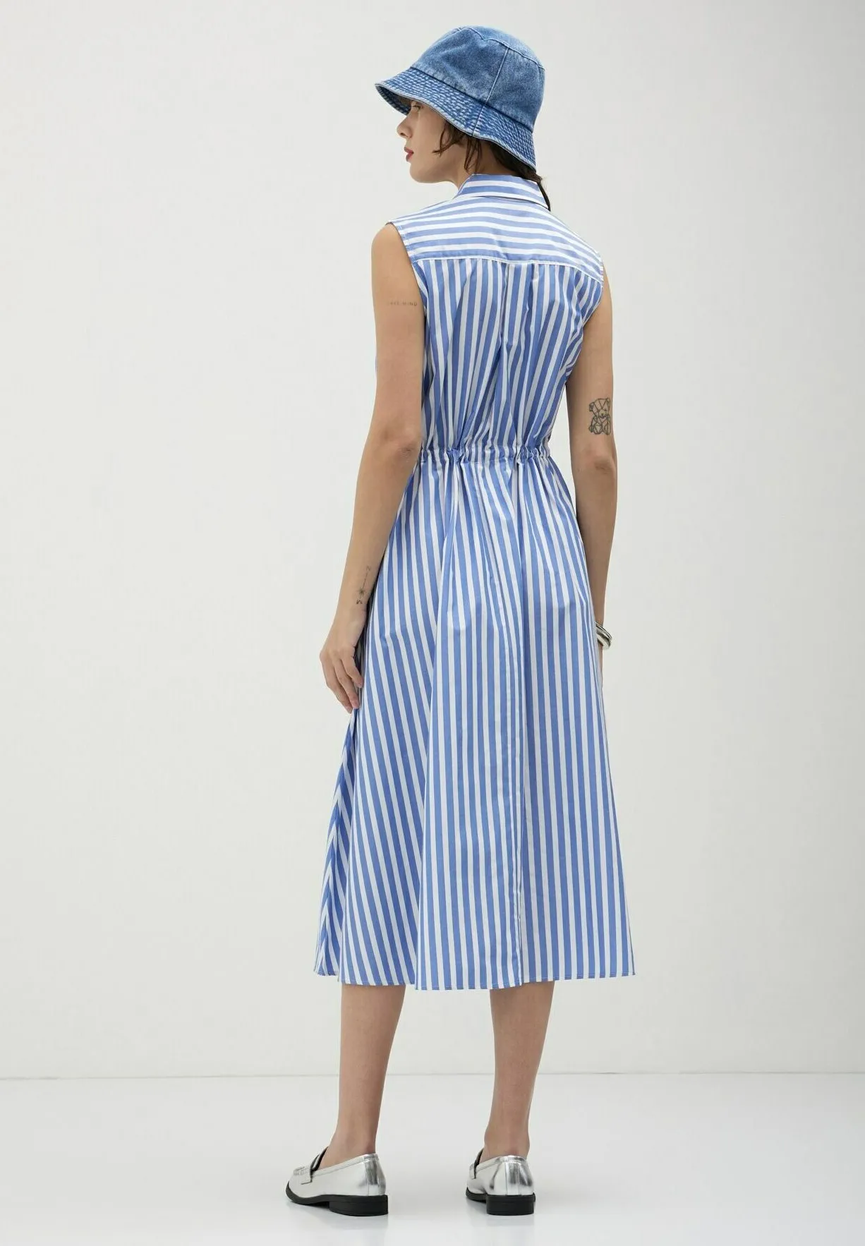 SMANICATO A RIGHE - Abito a camicia
