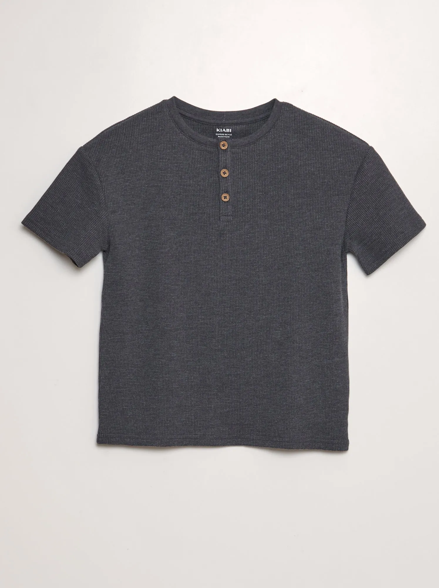 T-shirt testurizzata con collo serafino - NERO