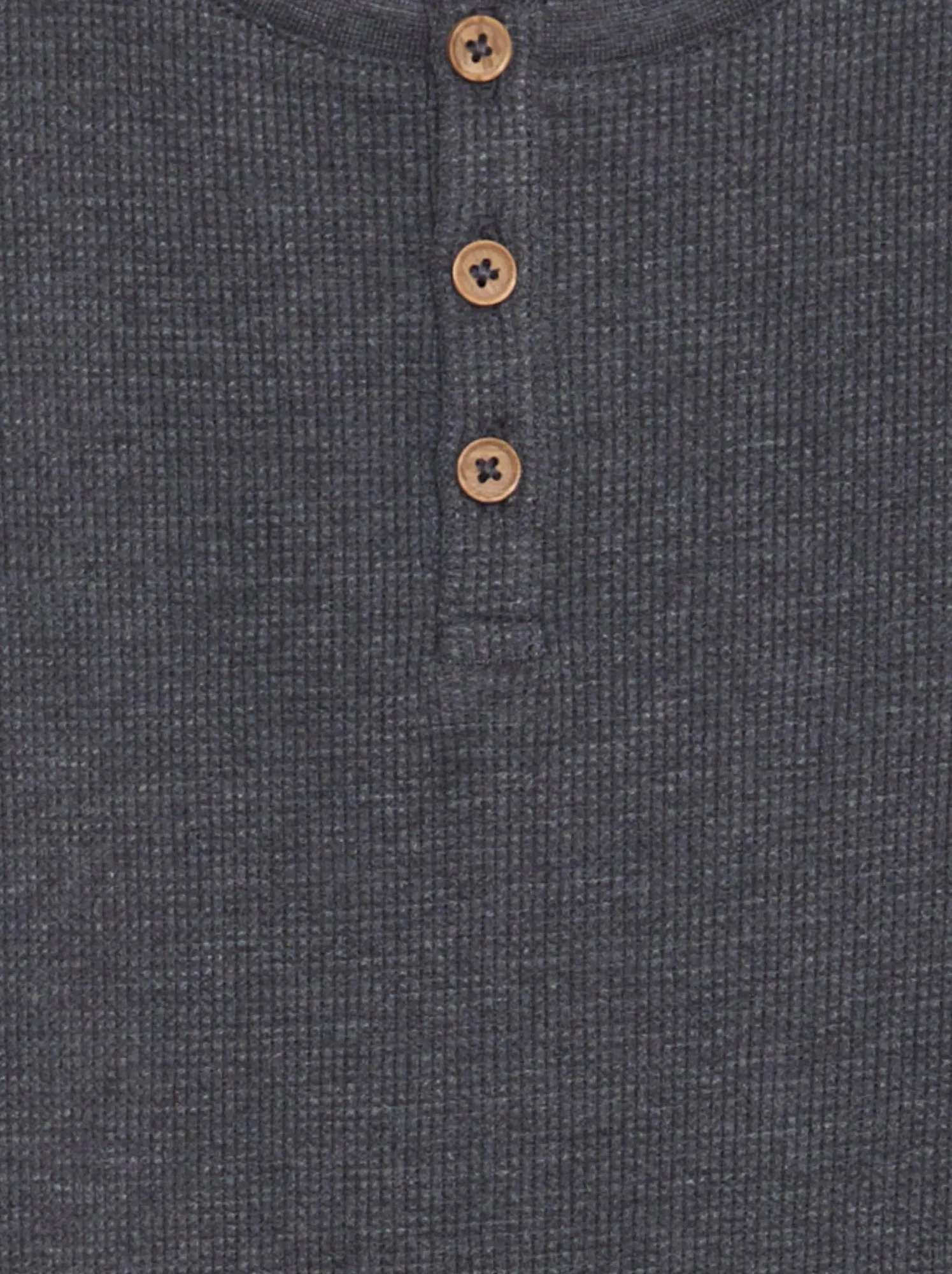 T-shirt testurizzata con collo serafino - NERO