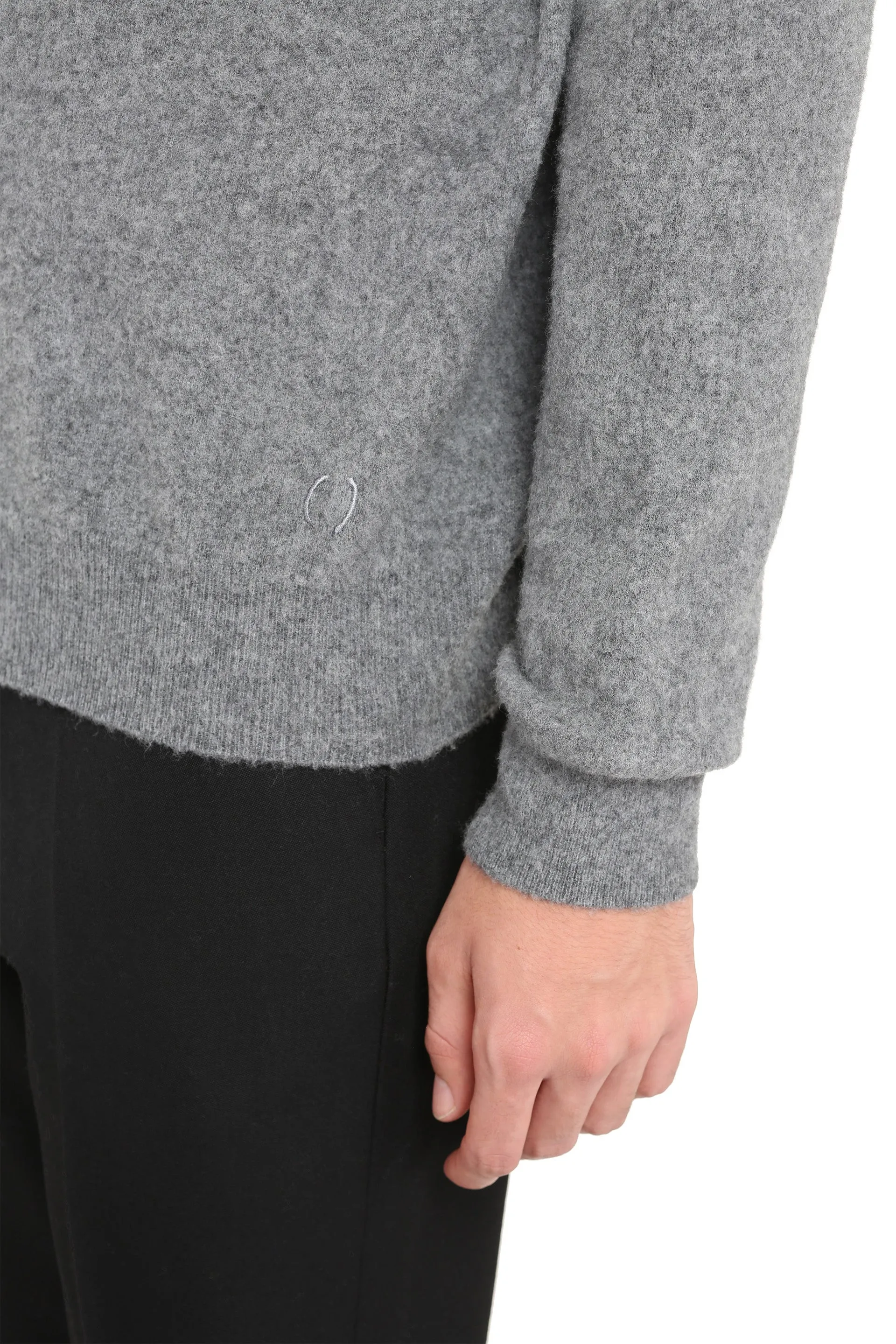 THE (Alphabet) THE (Knit) - Pullover in lana e cachemire