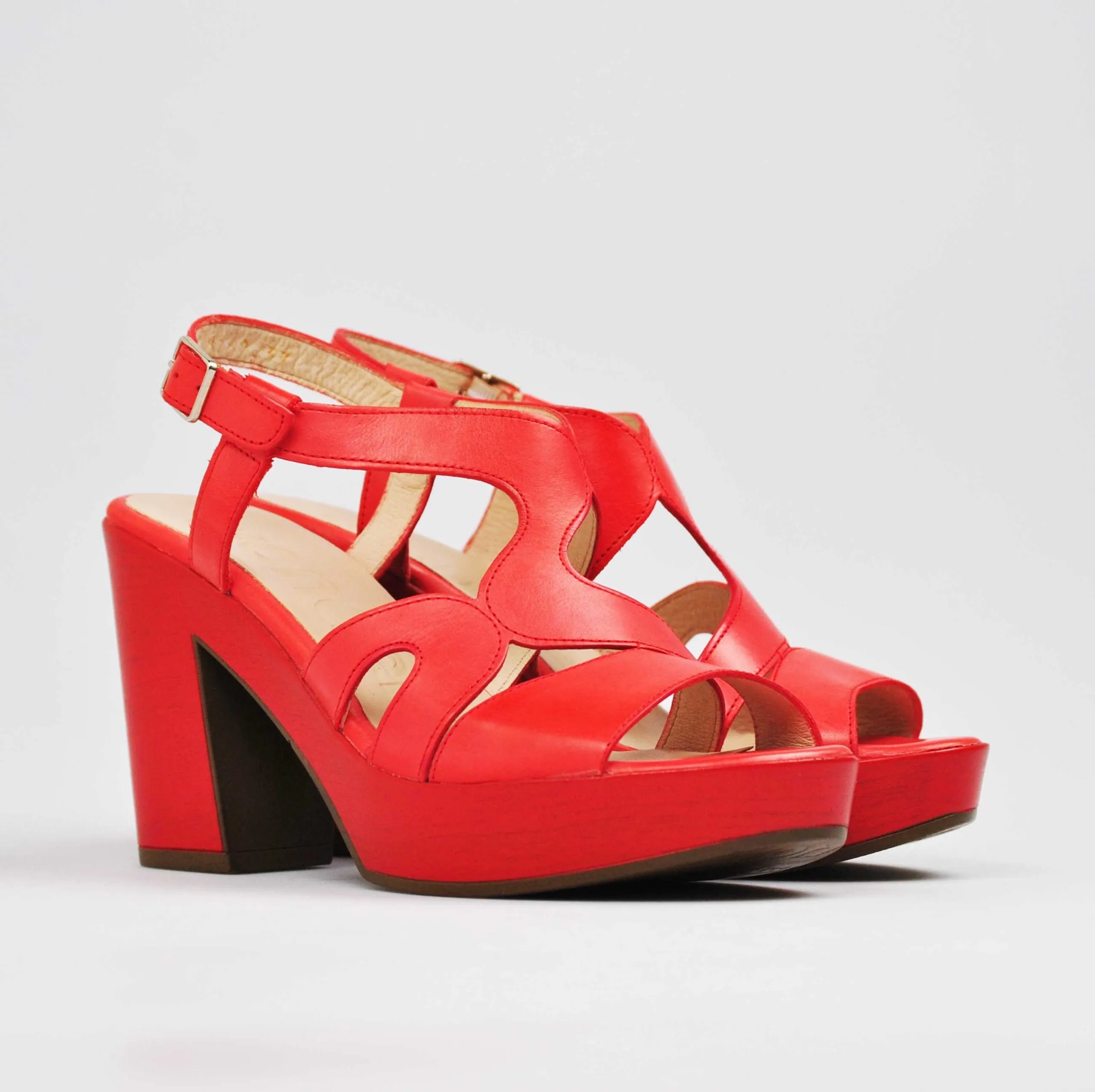 Wonders Sandalo in pelle rosso tacco largo L-9162