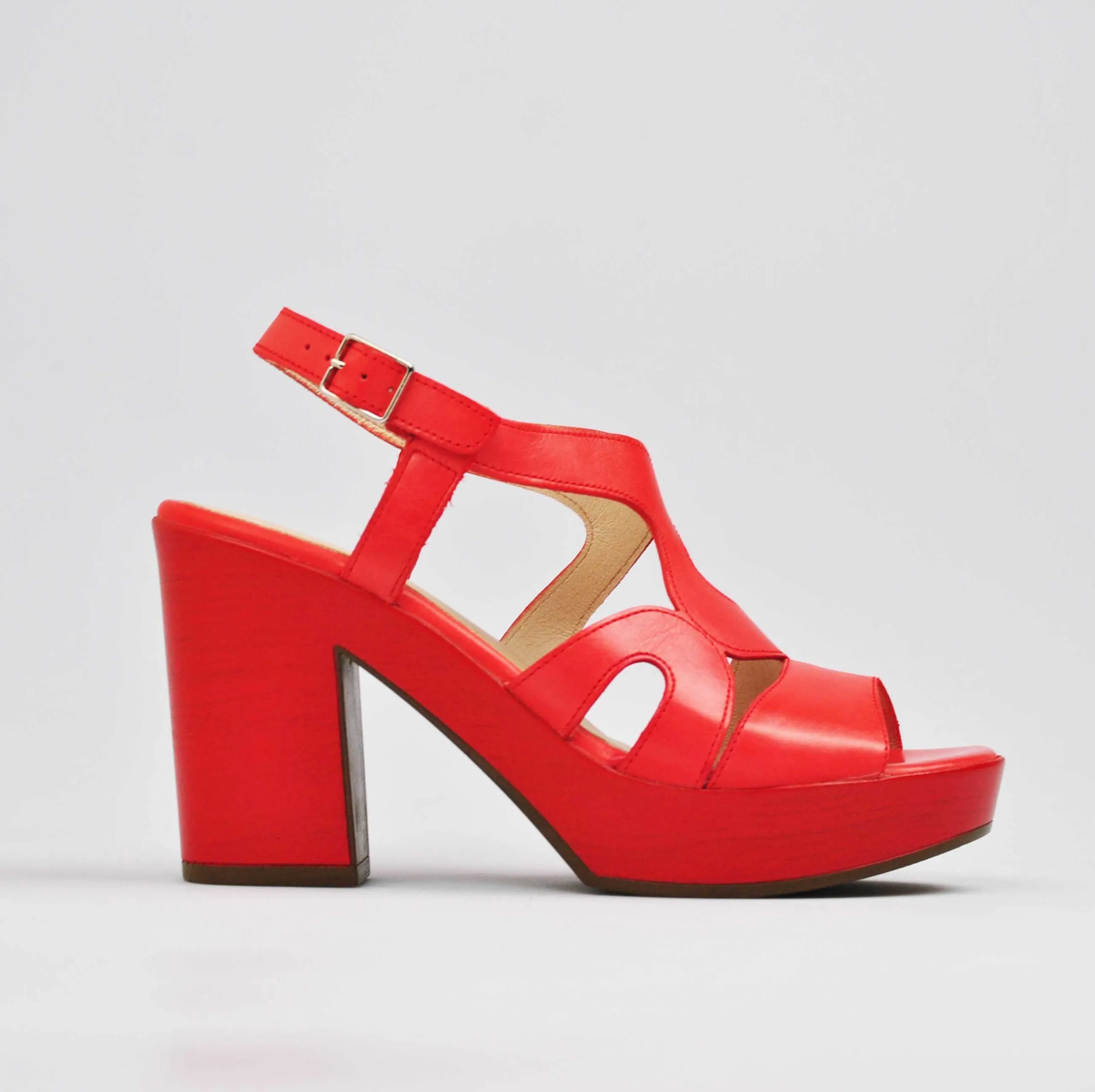 Wonders Sandalo in pelle rosso tacco largo L-9162