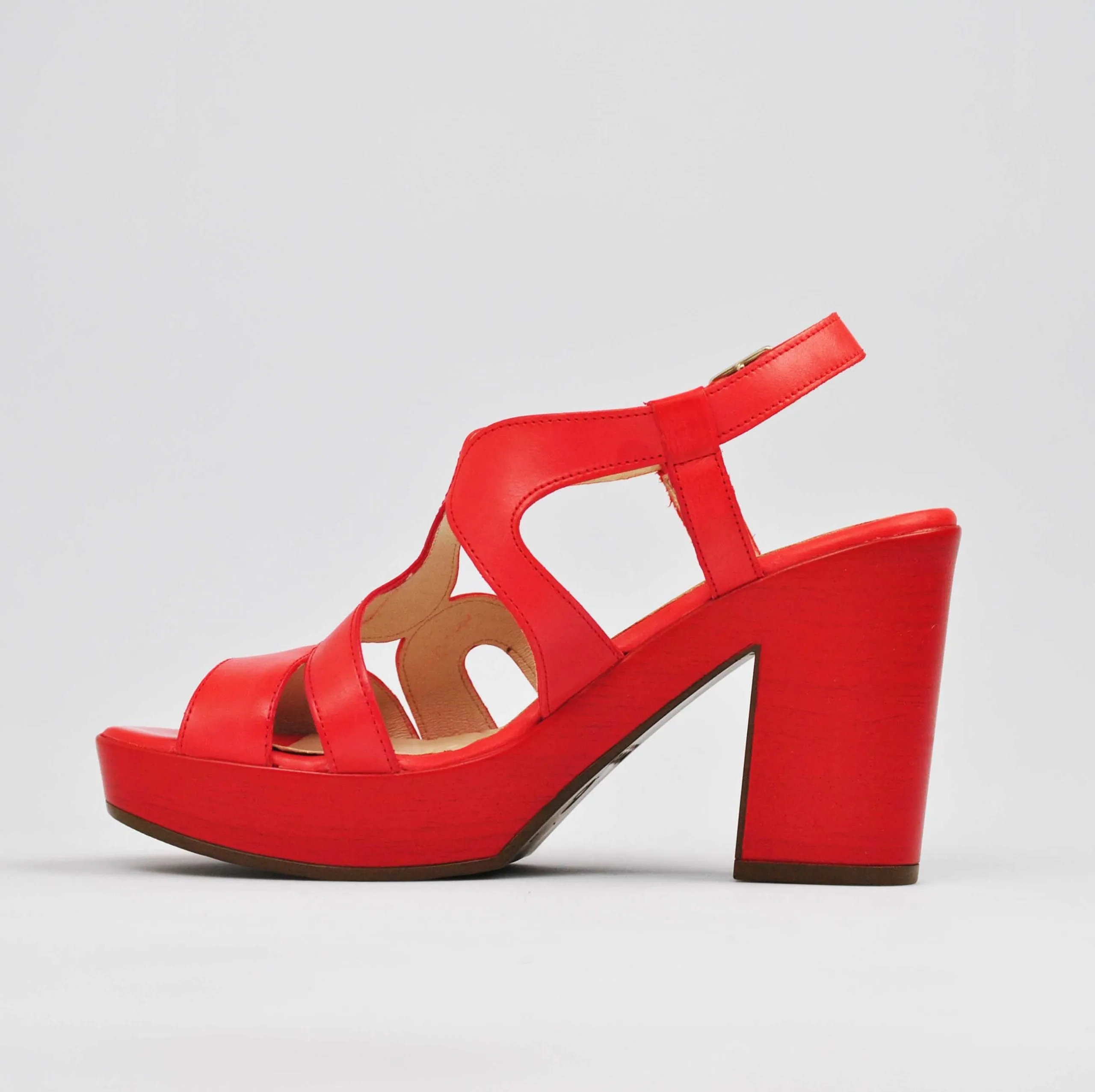 Wonders Sandalo in pelle rosso tacco largo L-9162